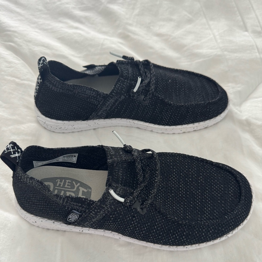 Hey Dude Women's Jet Black Slip-On Flats Size 6 NWOT - Picture 2 of 6